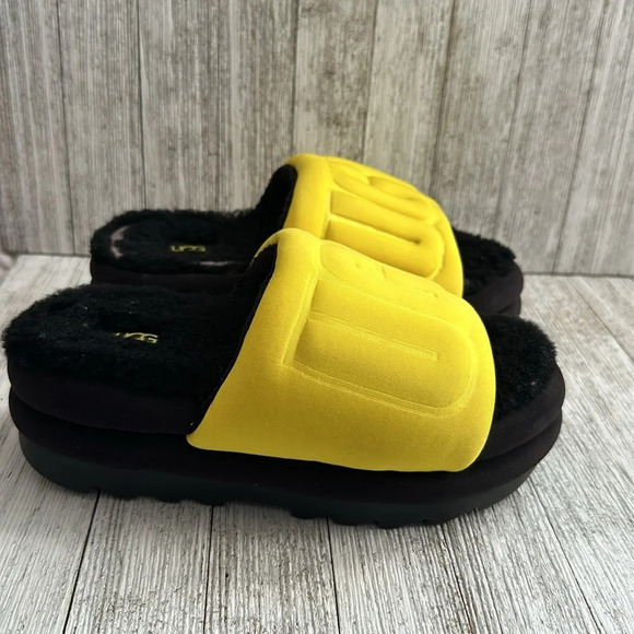 UGG Maxi Graphic Slide Size 6 - Picture 7 of 7